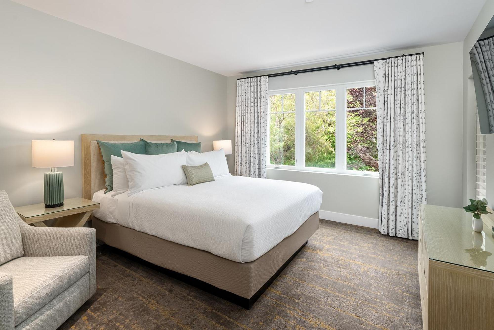 Hotel Avila Village 3*